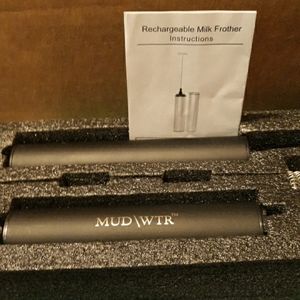 Rechargeable milk frother